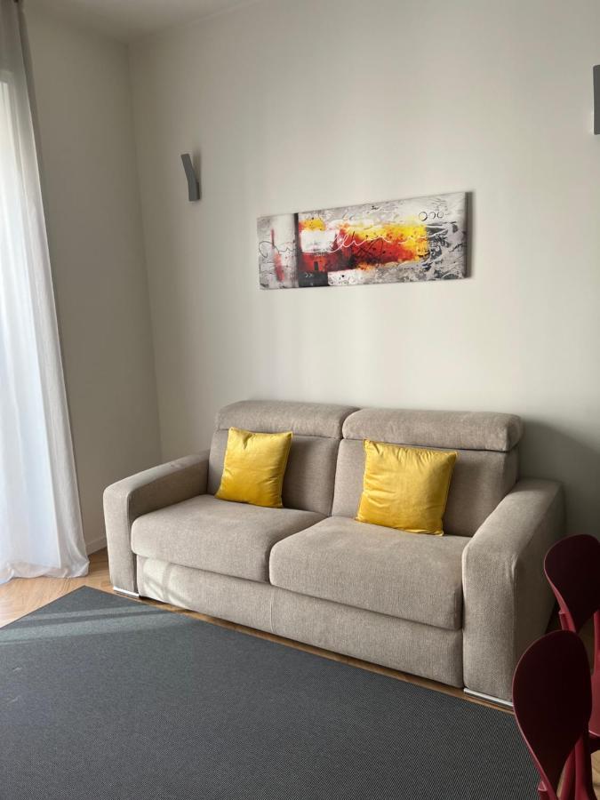 Milano: Incantevole Appartamento In Pieno Centro - Fancy Yellow Apartments ภายนอก รูปภาพ