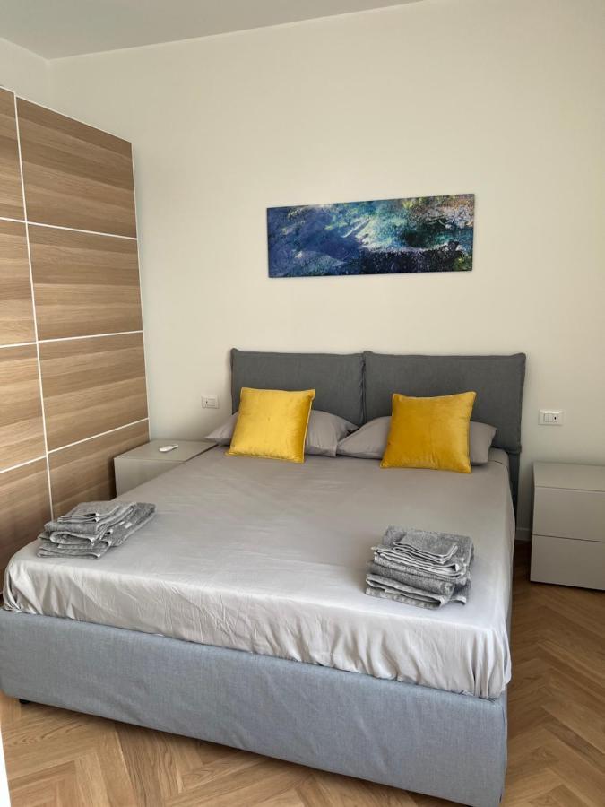 Milano: Incantevole Appartamento In Pieno Centro - Fancy Yellow Apartments ภายนอก รูปภาพ