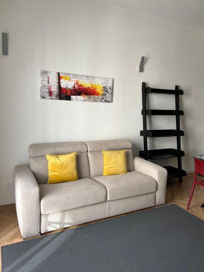 Milano: Incantevole Appartamento In Pieno Centro - Fancy Yellow Apartments ภายนอก รูปภาพ