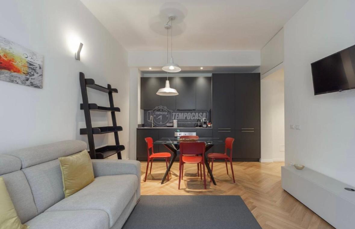 Milano: Incantevole Appartamento In Pieno Centro - Fancy Yellow Apartments ภายนอก รูปภาพ